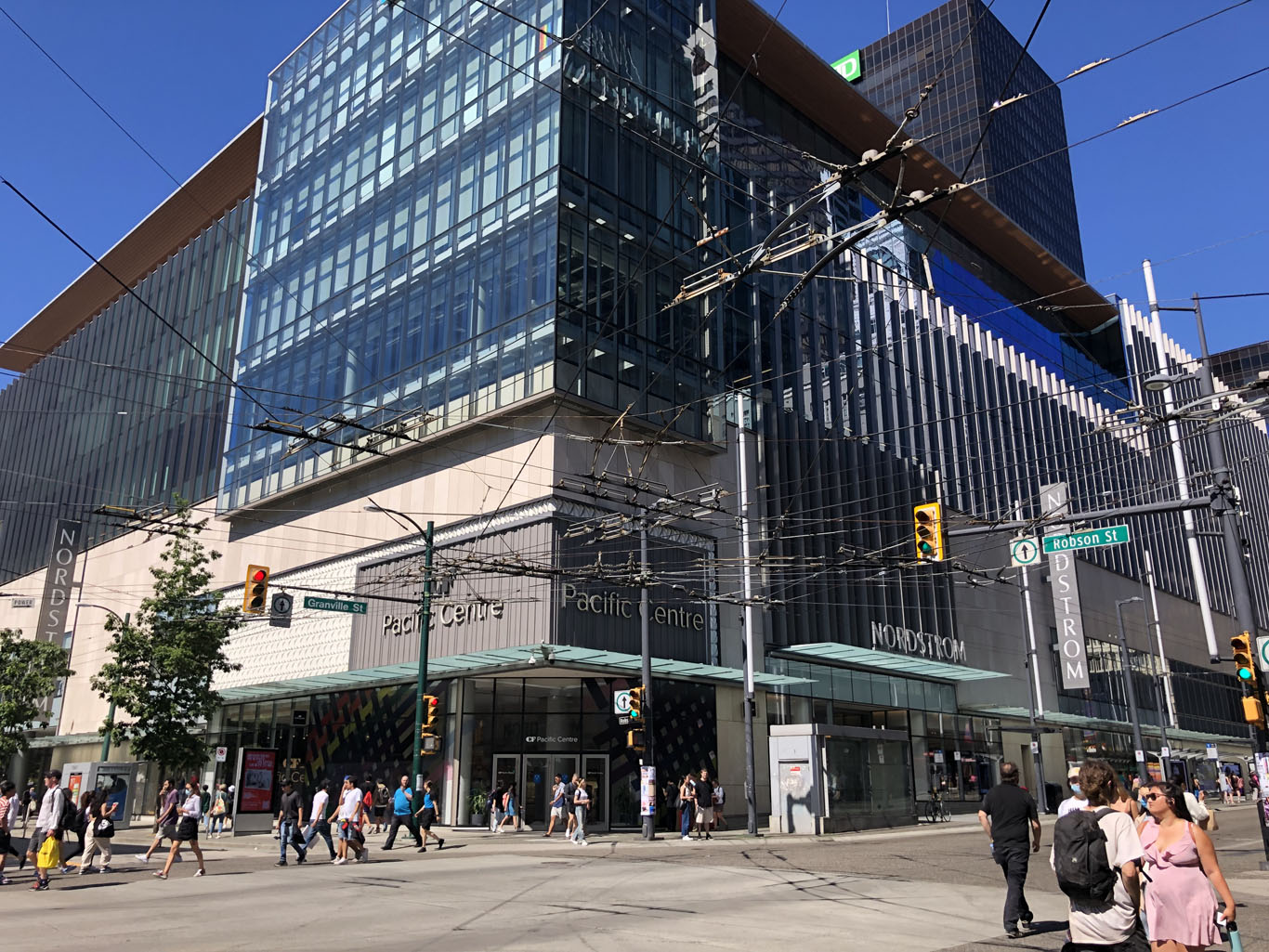 Lululemon - 4 floors